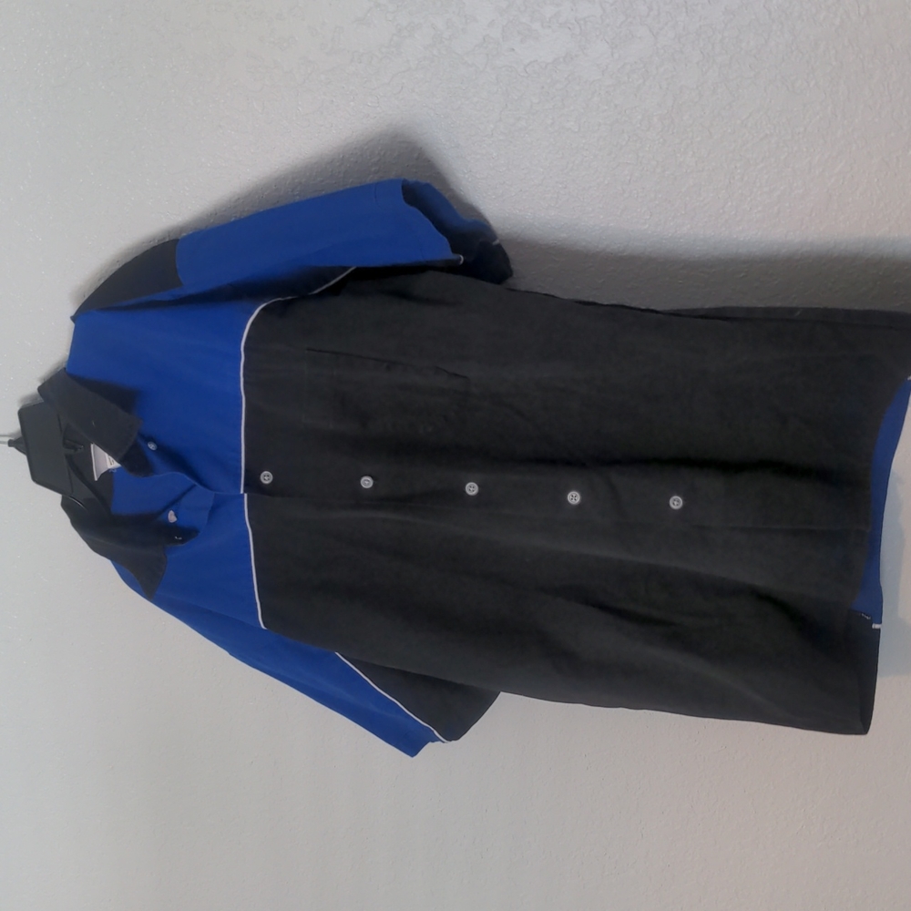 Speed zone race gear short sleeve button up  blue black white